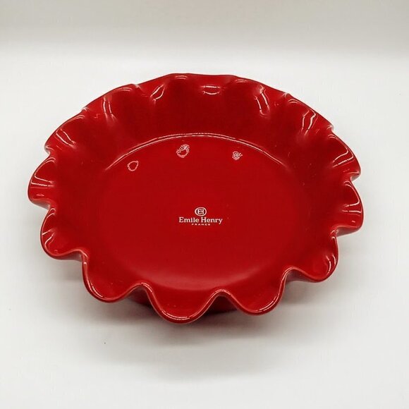 Emile Henry Red Ceramic Ruffled Pie Dish NWT - Picture 2 of 6